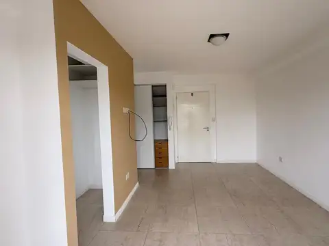 Departamento en Alquiler en Caseros, $ 450.000