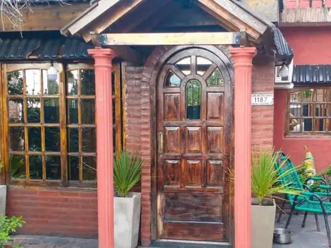 Casa en venta - 3 Dormitorios 2 Baños - Merlo