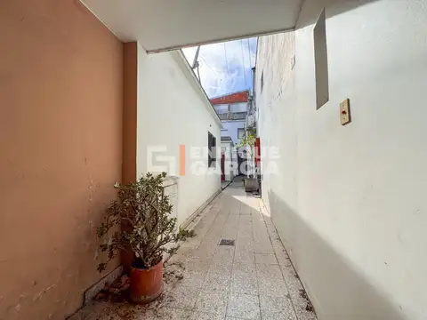 Lafuente 500, Piso 1°