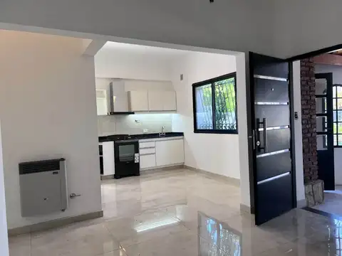 CASA EN VENTA EN HURLINGHAM-LISTA PARA MUDARSE