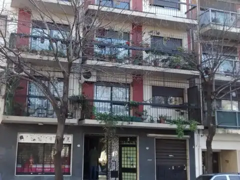 Eva Peron 1597 , Piso 6