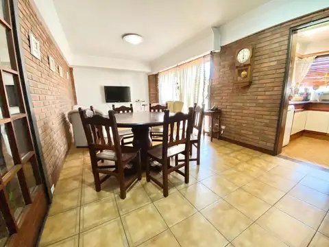 Importante inmueble en excelente estado y ubicación.