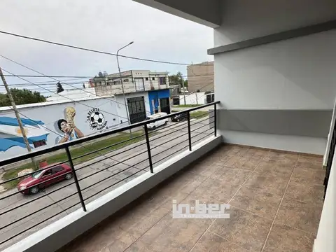 Depto Tipo Casa en Alquiler con 1 cocheras