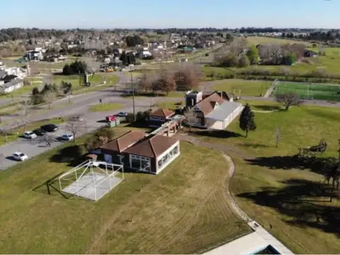 Casa 6 ambientes con 4 baños