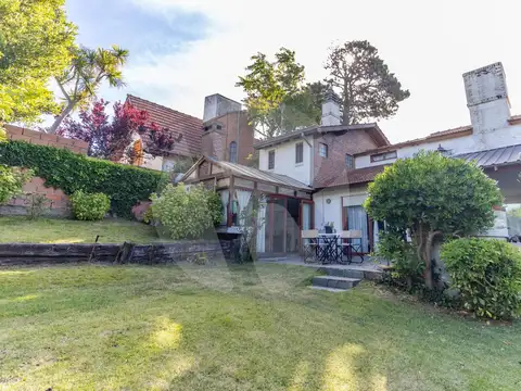 Venta casa 4 ambientes con jardin y cochera en Villa Gesell
