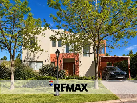 VENTA CASA 5 AMB. c/pileta Lote interno de 600Mts!