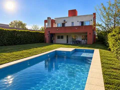 Casa 5 ambientes con 4 baños