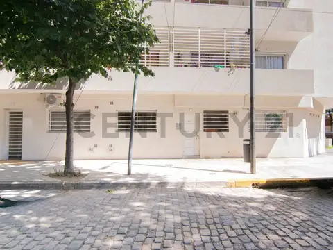 VENTA Monoambiente amplio y luminoso con balcón al frente – Liniers - Se acepta permuta