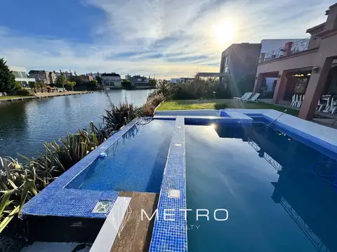 VENTA CASA 8 AMBIENTES A LA LAGUNA NUEVO QUILMES