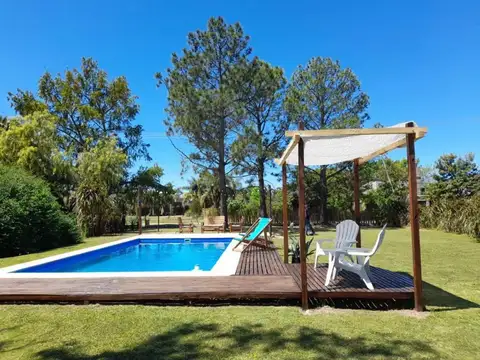 CASA EN VENTA EN SOLARES DEL CARCARAÑÁ CON PISCINA