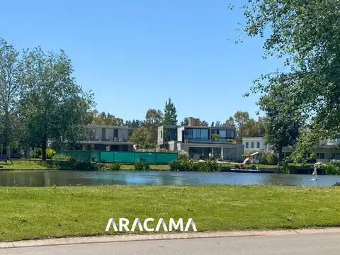 Lote en Venta en Terralagos