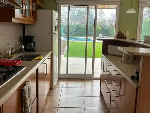 Casa en Venta con 4 cocheras