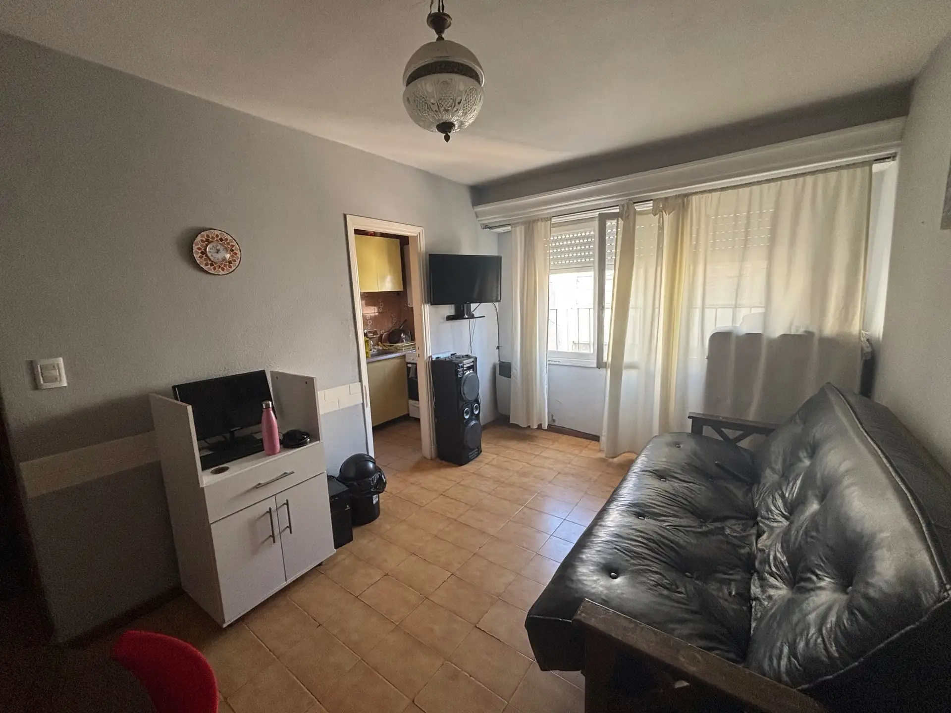 Venta Departamento 2 ambientes con Renta.. Zona Plaza Colón