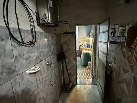 Ideal desarrollo en Barrio Luis Agote: 182 m² para construir o reformar en Constitución y San L...