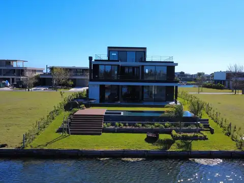 Casa en Venta al Este