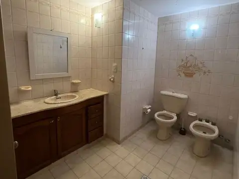 Alquiler Amplia Casa