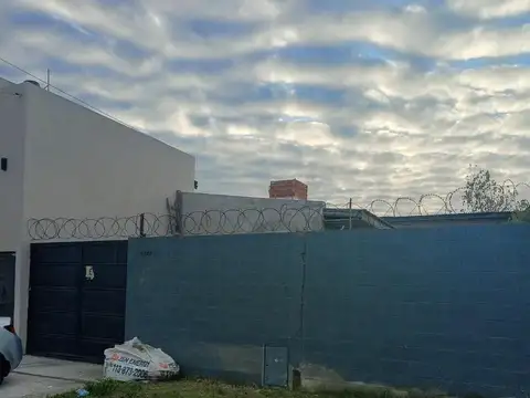 Galpón en venta en Ezpeleta Oeste