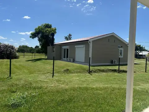 Casa 4 ambientes con 1 baño