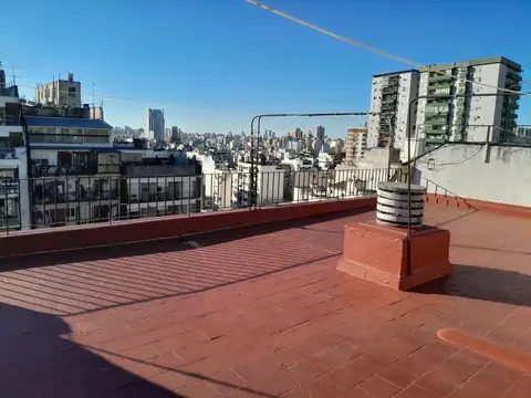 Venta de Departamento de 4 amb c/ dep. y balcón. Caballito