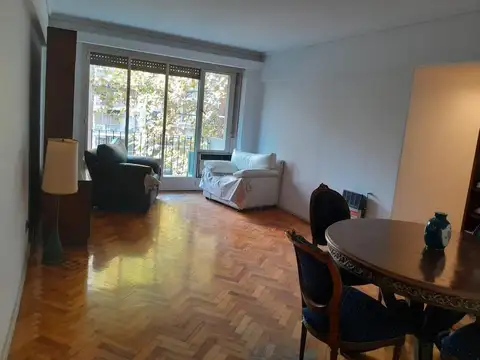 Venta de Departamento de 4 amb c/ dep. y balcón. Caballito