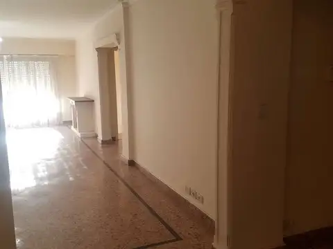 Depto Tipo Casa 4 ambientes con 3 baños