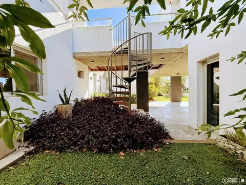 Casa en Venta de 5 dormitorios