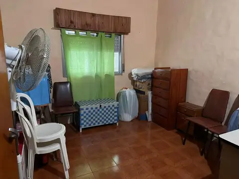 Casa + departamento en Barrio Las Acacias