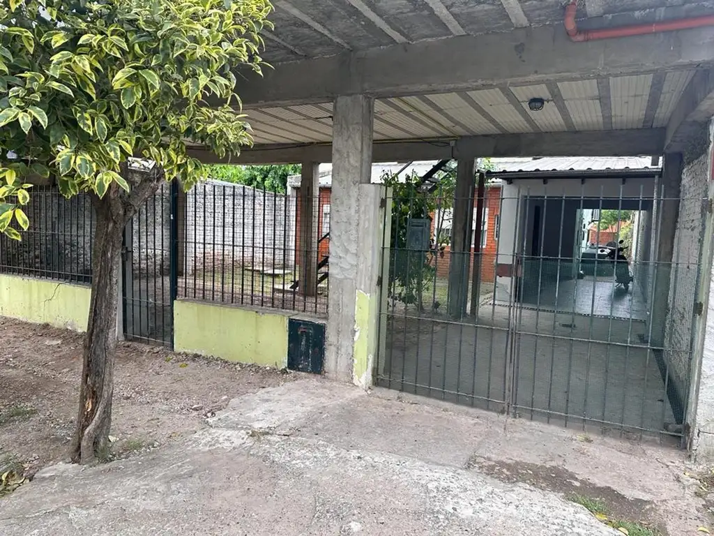 Echeverria, Barrio Las Acacias 829