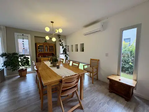 VENTA CASA DOS DORMITORIOS CON PILETA
