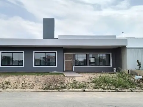 VENTA CASA ESTRENAR RINCONES DE MANATIALES 3 DORMI