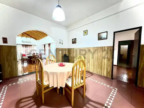 VENTA CASA 3 AMBIENTES VILLA LUZURIAGA AMPLIA TERRAZA 4 COCHERAS
