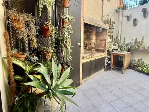 VENTA PH 3 AMB SAENZ PEÑA  PATIO EXCELENTE UBICADO