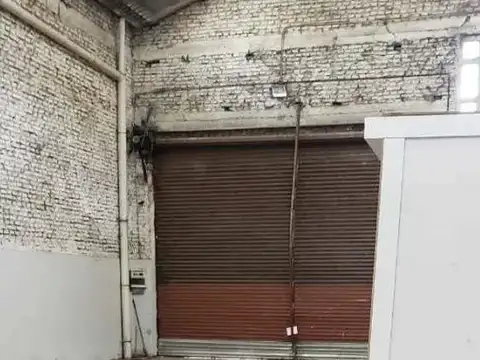 Depósito en alquiler - 280 m2 - Wilde