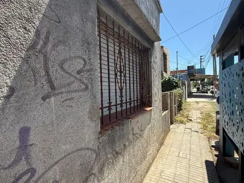 Casa a reciclar con terreno plena entrada Guernica