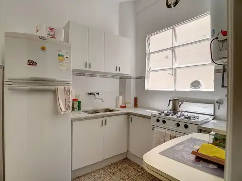 VENTA DE DEPARTAMENTO 4 AMBIENTES  FLORES