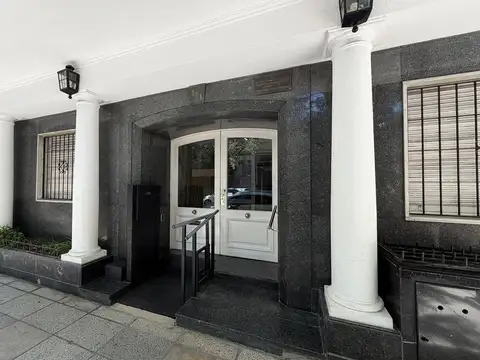 VENTA DE DEPARTAMENTO 4 AMBIENTES  FLORES