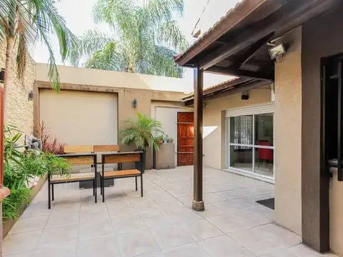 VENTA CASA 4 AMB 2 COCH PATIO