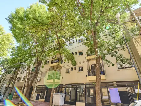 ALQUILER - Departamento. 2 Amb. balcón Victoria.