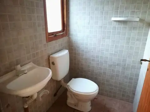 Local comercial de 23 m2 de superficie, frente a ruta.