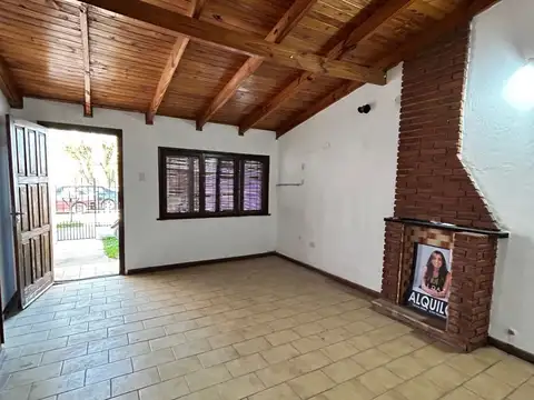 Casa en Alquiler en Punta Alta, $ 600.000