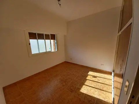 2amb  8 piso uno x escalera  ,valor todo incluido  , gas  solo pagaría .c/frente