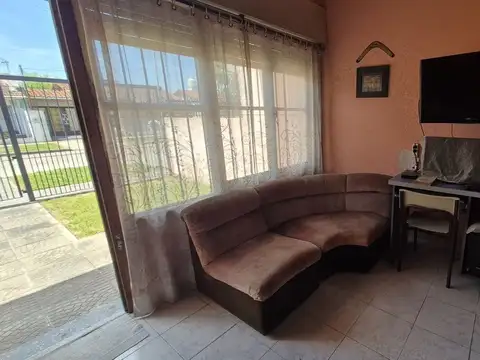 Casa 3 ambientes con 1 baño