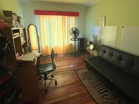 Casa en Venta con 6 cocheras