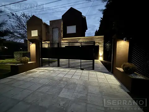 Venta Casa 3 ambientes, casa de huéspedes, Moreno al 800, Exaltación de la Cruz, Apta crédito
