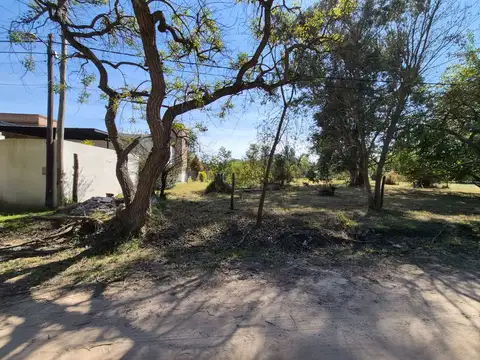 Se vende terreno en Villa California 1378m2.