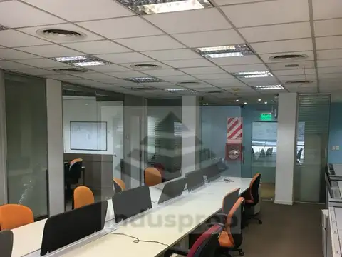 Edificio Comercial  de 3500m2 en Microcentro. PB y 7 pisos con cocheras