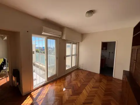 ALQUILER 2 AMB SOLEADO Y LUMINOSO CON BALCON VISTA AL RIO