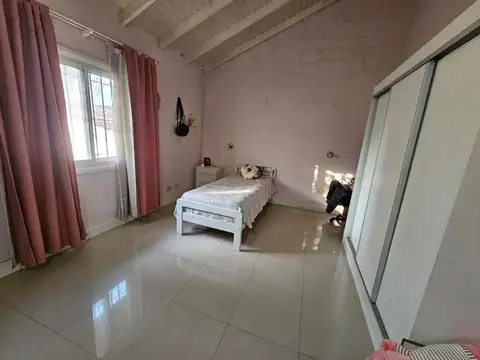 Casa 7 ambientes con 3 baños
