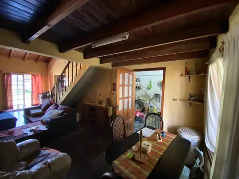 Casa 5 ambientes con 2 baños