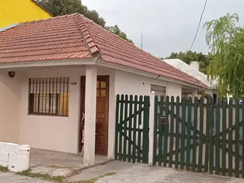 VENTA CASA, SANTA TERESITA 3 AMBIENTES